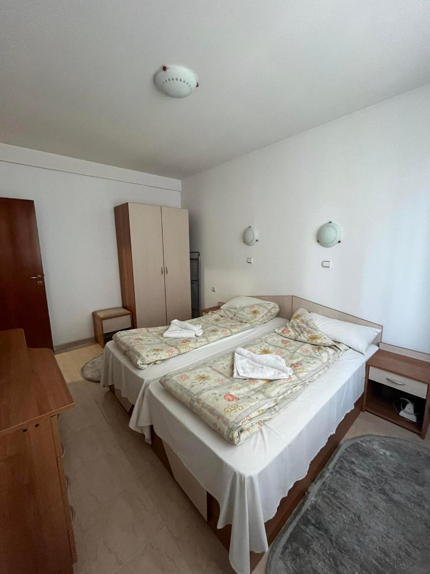 Monastery 2 Aparthotel 팜포로보 외부 사진